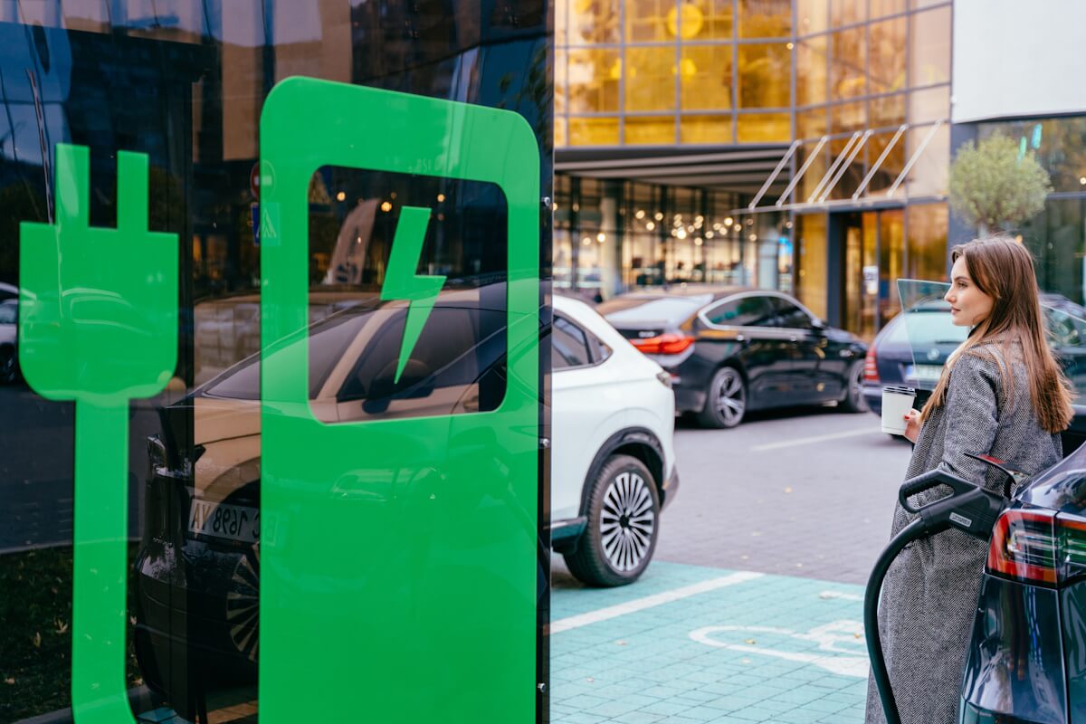 Internal combustion versus electric cars - analysis of expenditure